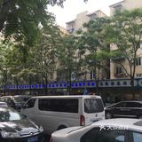 输入胡同，美食也很多，尤其牛羊肉