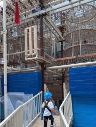 -PIPIKINGDOM皮皮王国欢乐号(欢乐海岸购物中心店)