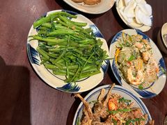 -Cuc Gach Quan Restaurant