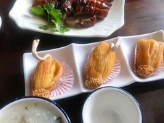 天鹅榴莲酥-北部湾鼎盛茶楼(银滩店)