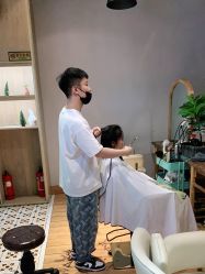 -发泽造型·烫发染发