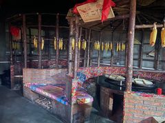 -鱼窝棚柴火铁锅炖(富山屯店)