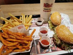 -The Habit Burger Grill 哈比特汉堡(复兴soho店)