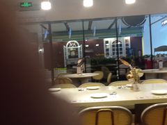 -必胜客(WOW中心城店)