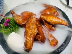 招牌玻璃乳鸽-3号仓库·创意中国菜(新世界城店)