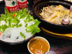 砂锅油盐焗东海大黄鱼-铜锣湾·有麝自然香(渝北财富中心店)