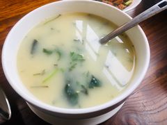 -几个木匠匠人厨房