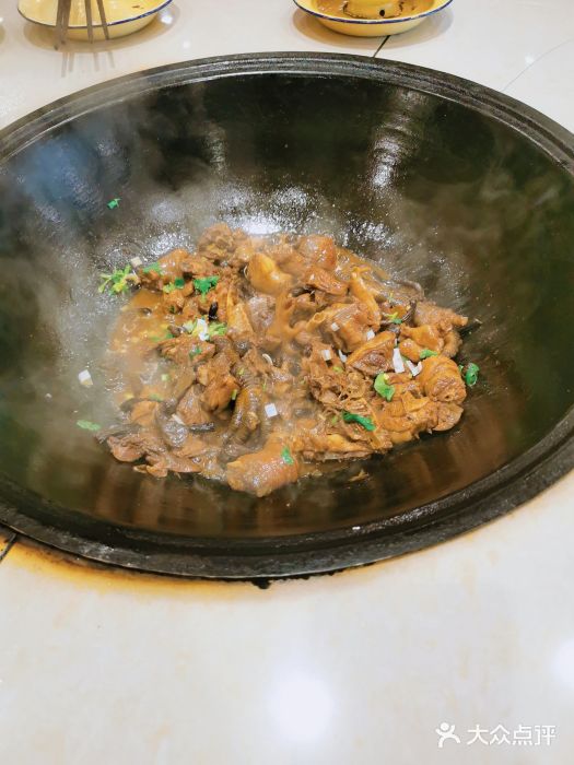 姚稷大铁锅(虹井路店)小鸡炖蘑菇图片