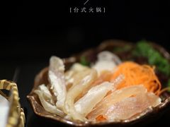 -湊湊火锅·茶憩(打浦桥日月光店)