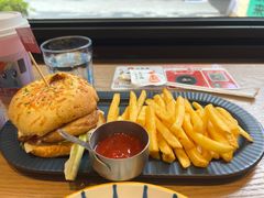-必胜客(上海华谊新所店)