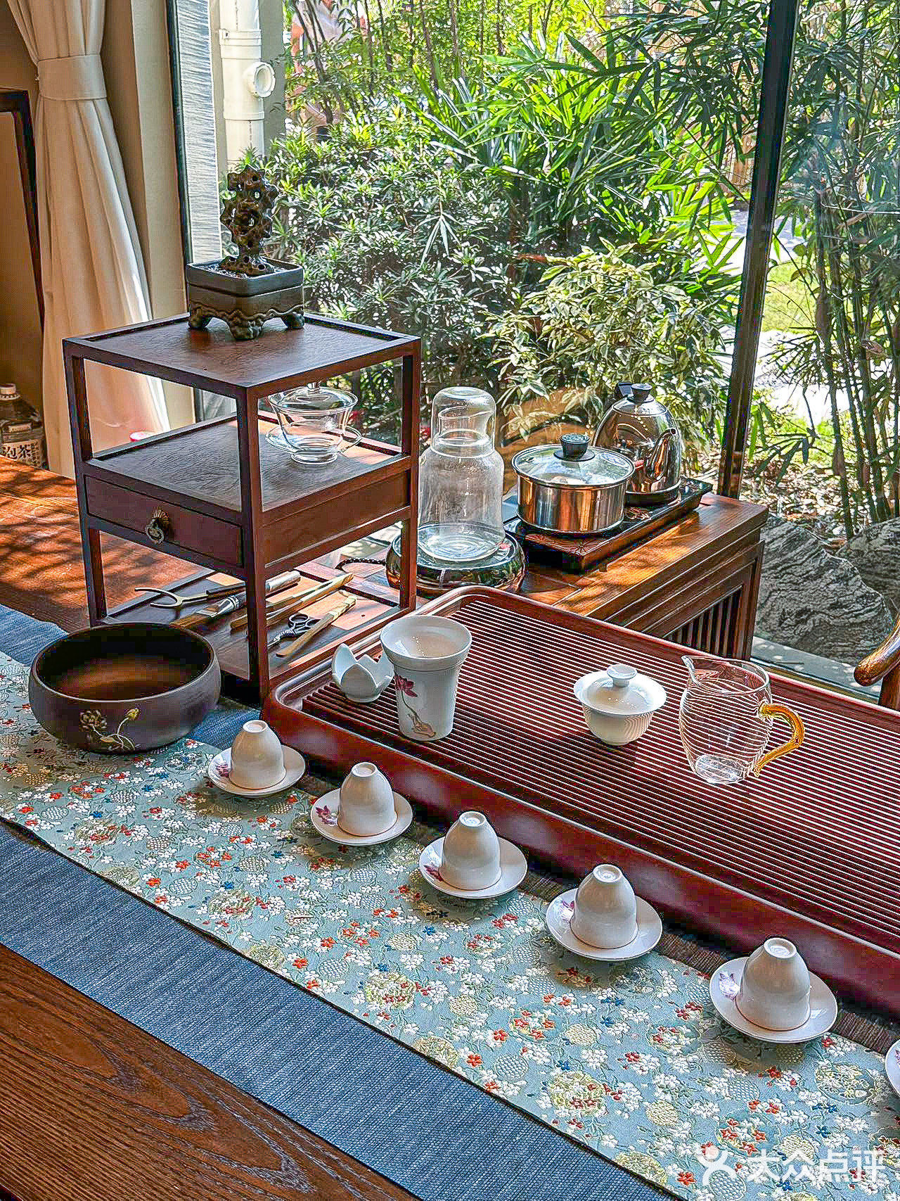 没看错，这家店真的在东湖！真的是太爱那种环境好