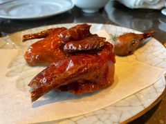 脆皮乳鸽-新荣记(BFC外滩金融中心店)