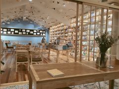 -猫的天空之城概念书店(束河店)