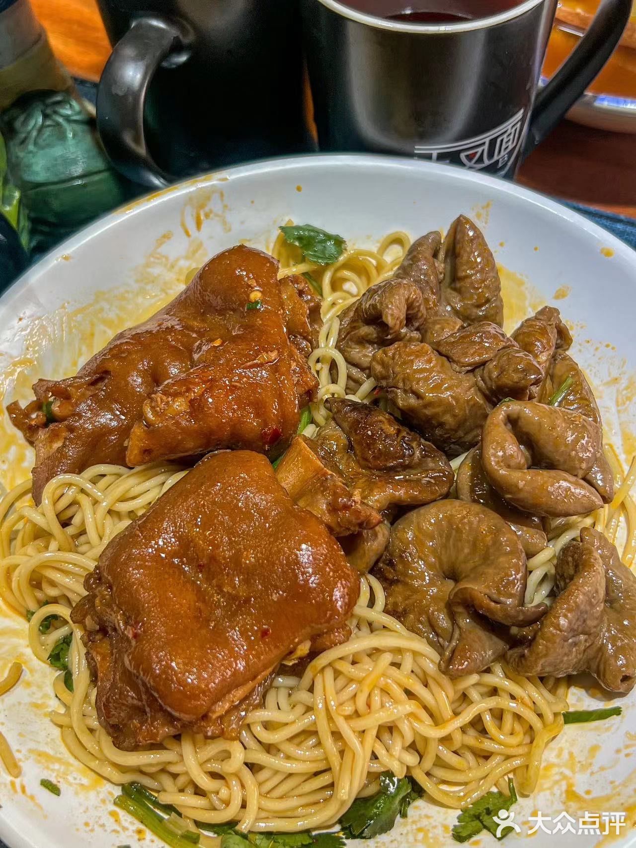 成都也吃到狂飙强哥同款猪脚面！太香了啊啊
