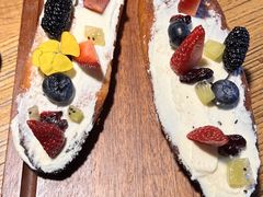 奶酪法棍水果派-LYFATTI 莱芙缇(赣水路店)