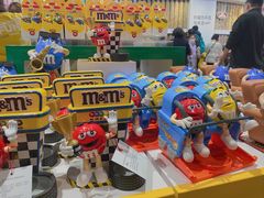 -m豆巧克力世界(上海世茂广场店)