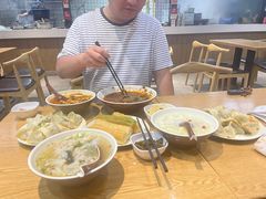 -三好食堂(煎饺·馄饨·肉饼米线·盛世广场店)