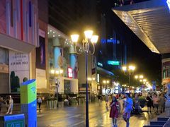 -八一路好吃街(雨田商务大厦店)