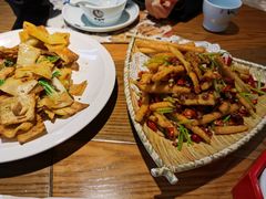 腊肉炒豆丝-黄泥岗·地道湖北菜(奥特莱斯店)