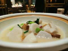 芋艿煲-新荣记(南京西路店)