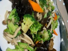 -老码头黑皮肘子锅包肉(赣水路店)