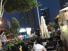 -何师烧烤Pro ·江湖川菜·小龙虾·精酿(太古里旗舰店)
