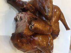 招牌脆皮乳鸽-通庆楼(新开路店)