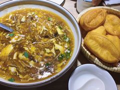 小油条配酸辣汤-味莊·青岛菜(云霄路店)