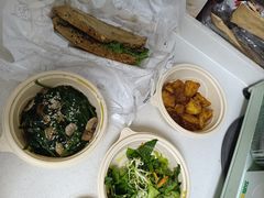 细叶菠菜炒口蘑-京A Brewpub·精酿餐吧(幸福村店)