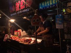 -六合夜市