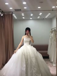 -曼青婚纱礼服馆