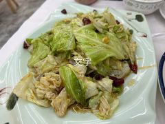 火爆圆白菜-北戴河庆山饭店·海鲜砂锅粥(北戴河黑石路店)