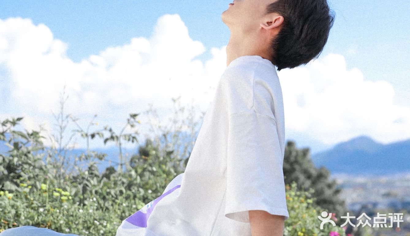 · 民宿在丽江古城北门坡的山顶，视野很好