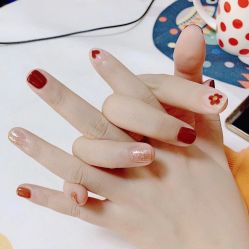-爱美睫美甲会馆