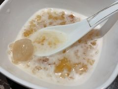 养颜雪梨炖桃胶-粤轩楼广式特色餐厅(青岛路店)