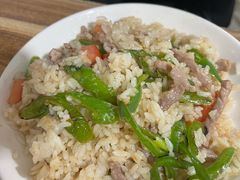 青椒肉丝炒饭-小云凤热汤丝娃娃