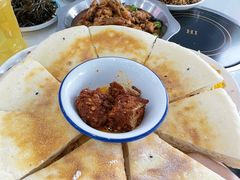 -丹水桥地锅鱼·翘嘴鲌·地方特色全鱼宴(丹江口大坝店)