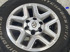 -友谊汽车维修保养·钣金喷漆事故定损·洗车贴膜