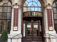 -中央咖啡馆