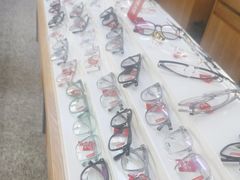 -优医视平价眼镜超市蔡司依视路折扣(小马厂店)