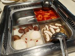 -海底捞火锅鲜切牛肉主题店(长寿路店)