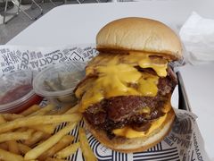 -TRIPS BURGER(大钟寺店)