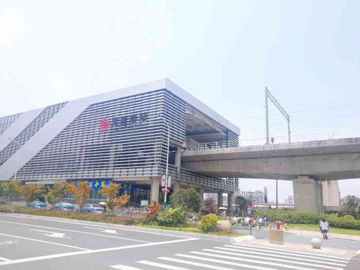 s1线龙霞路站-"简直太美了! 阳光透过玻璃窗洒下来."-大众点评移动版