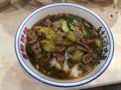 -裕新楼粉面馆·石磨手工粉(四方坪店)