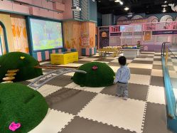 -卡通尼乐园(绿地缤纷城店)