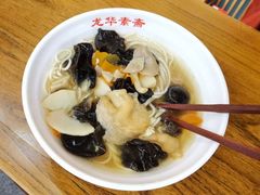 -龙华寺