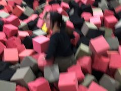 -嘿哟动霸CHUA·新潮玩运动娱乐中心·蹦床滑冰团建乐园