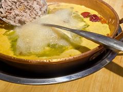 -洱火云南酸菜牛肉火锅(石景山当代商城店)