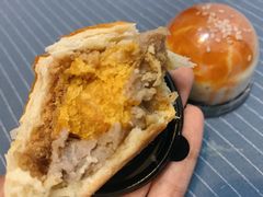 芋泥肉松蛋黄酥-慢熟面包店bud bread(孩儿巷店)