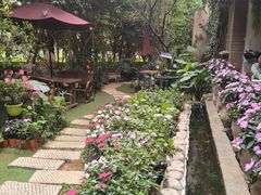 -月亮眼花园餐厅书吧酒吧